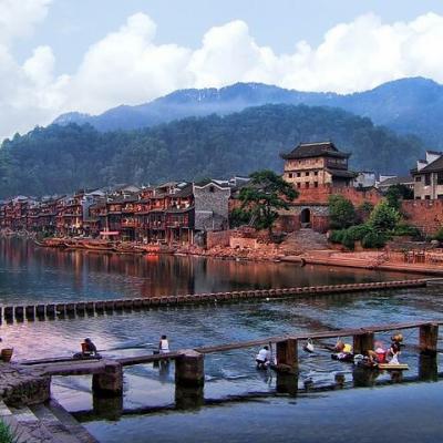 Thưởng ngoạn vẻ đẹp Cổ Trấn Phượng Hoàng